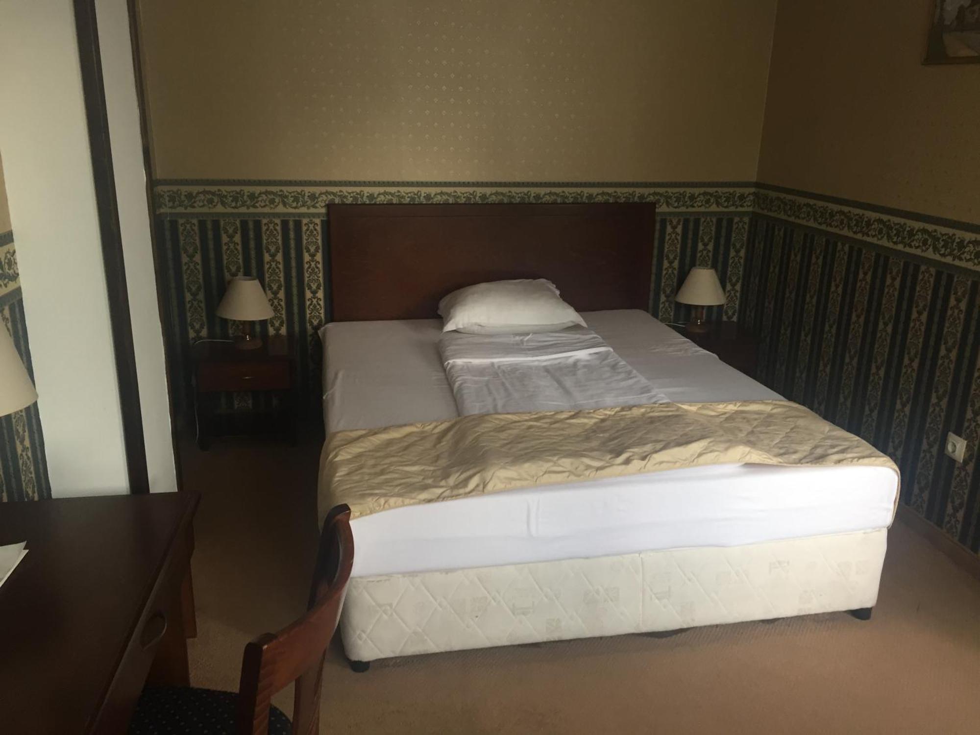 Chateau Montagne Hotel Troyan Trojan Exteriör bild