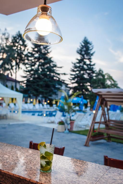 Chateau Montagne Hotel Troyan Trojan Exteriör bild